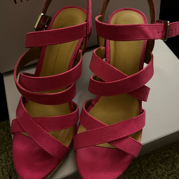 DV by Dolce Vita Fuchsia Strappy Wedges - Picture 3 of 5